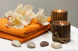 L'eau de fleur d'oranger peut être utilisée dans la baignoire.