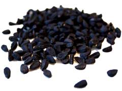 Sortkommenolie udvindes af sortkommen (Nigella sativa)